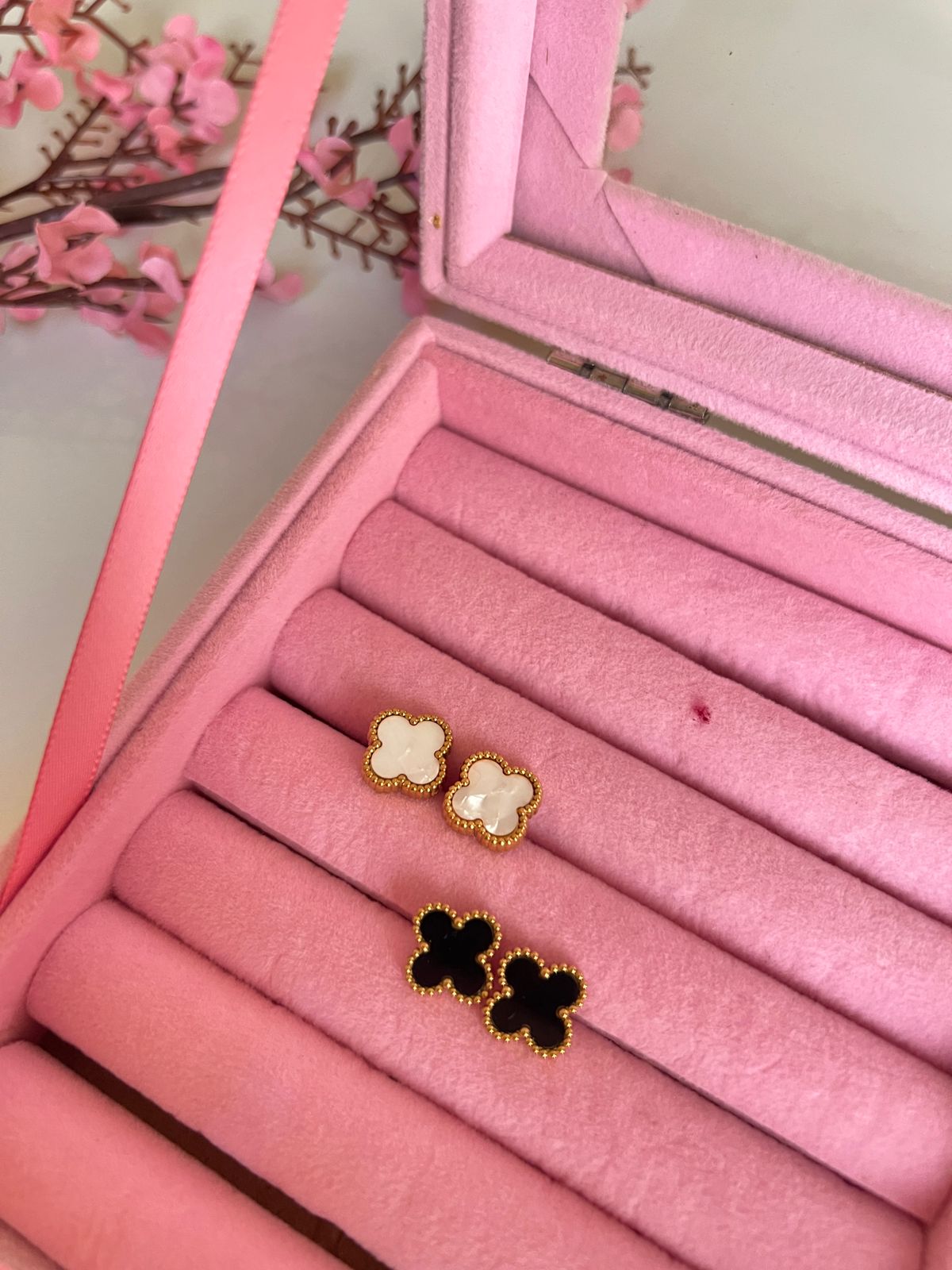 Clovie studs