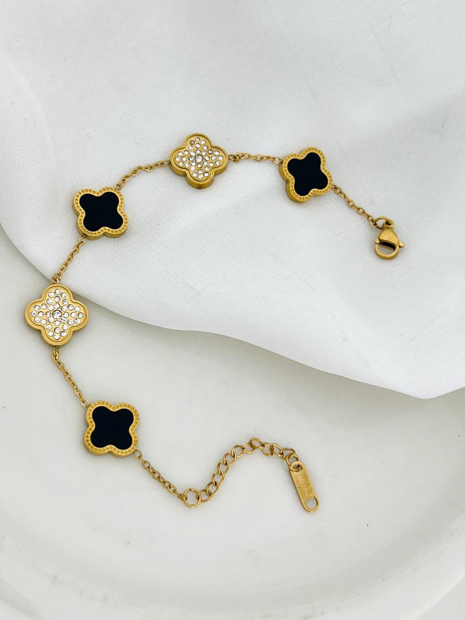Clovie Charm