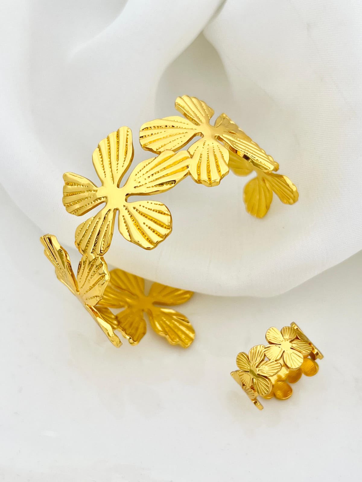 Flower Bangle adjustable