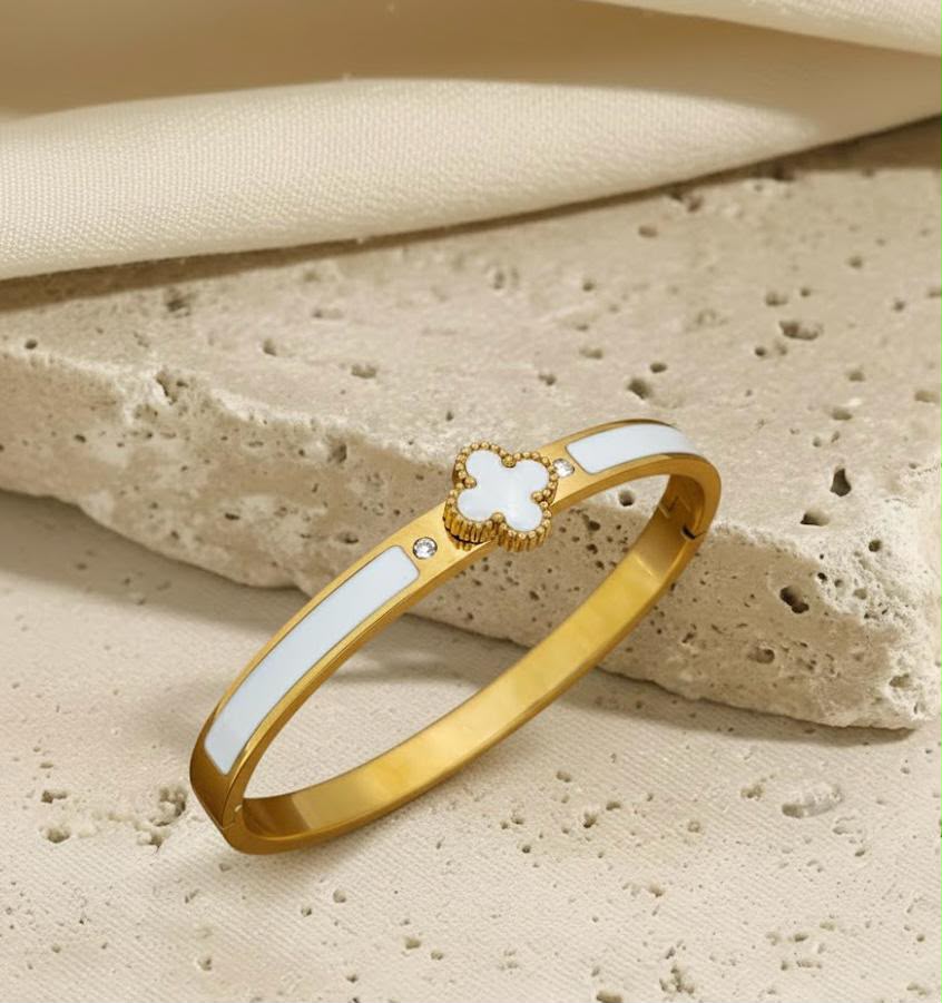 White Clovie